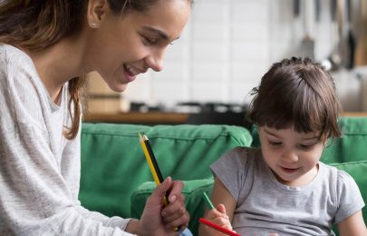 Como ajudar os mais novos a habituarem-se ao babysitting