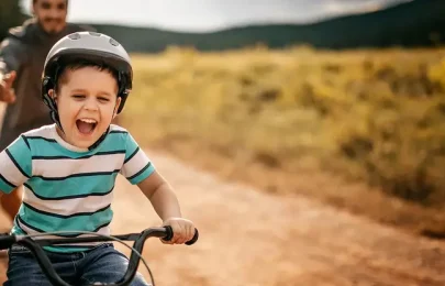 Como ensinar a andar de bicicleta: 3 dicas  