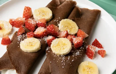 Crepes de Laranja com Fruta e Iogurte