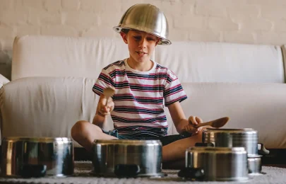 Atividades sensoriais para crianças: ideias fáceis para explorar o mundo em casa.